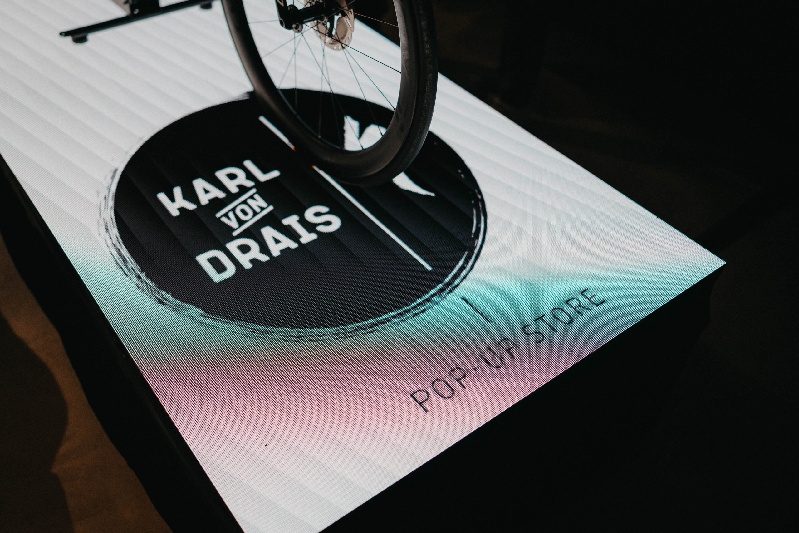 KarlvonDrais x Specialized Pop-up-Store im Taunusturm
