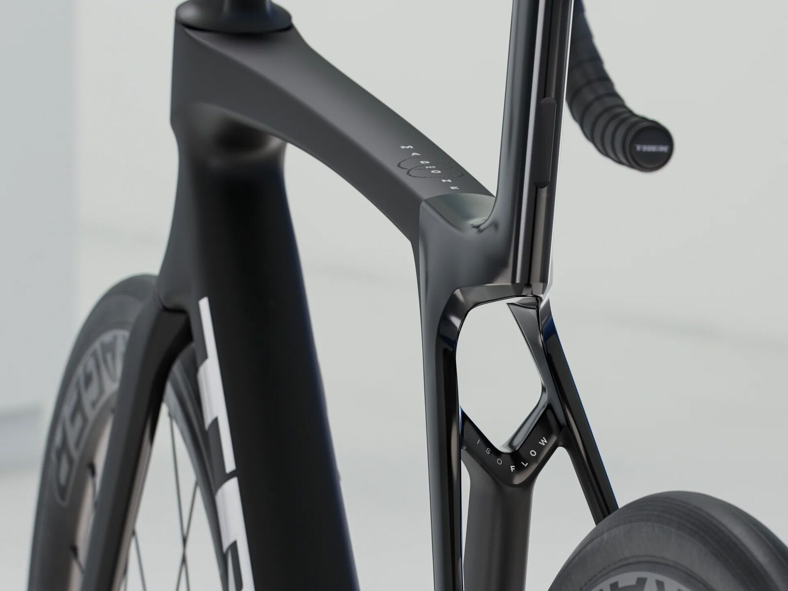Madone SL 6 AXS Gen 8 (Matte Dark Web)