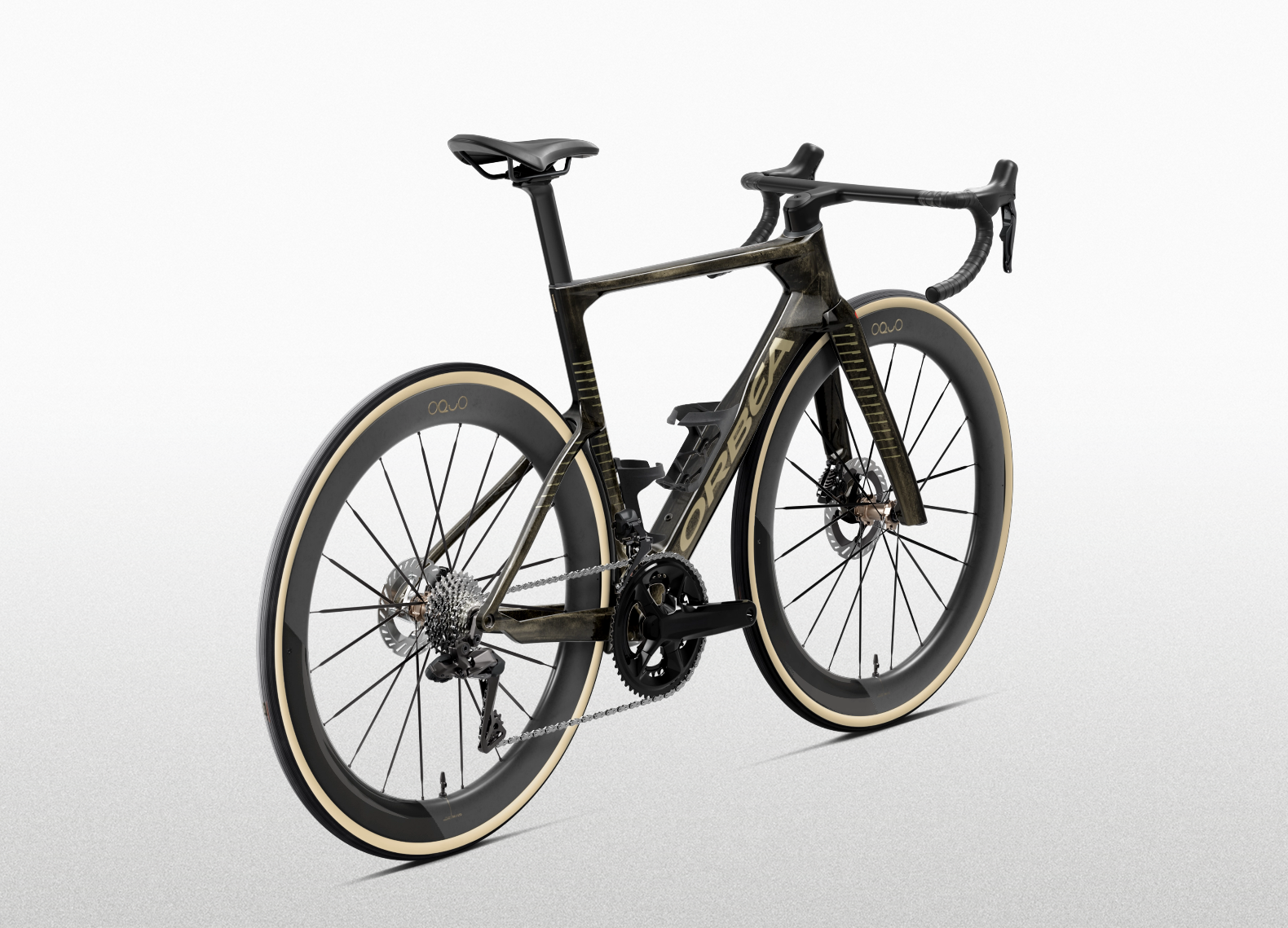 Orbea Orca Aero M10i LTD PWR in Magic Gold (Gloss) / Carbon Raw (Matt), Heckansicht 3/4