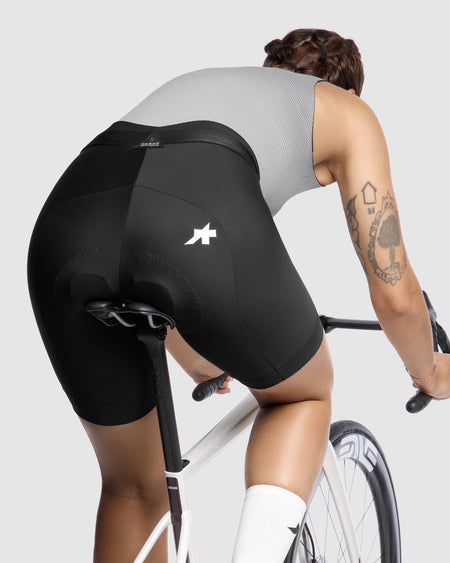 ASSOS UMA GT Half Shorts S11 short Women Black Series