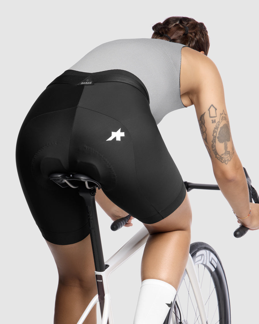 ASSOS UMA GT Half Shorts S11 short Women Black Series