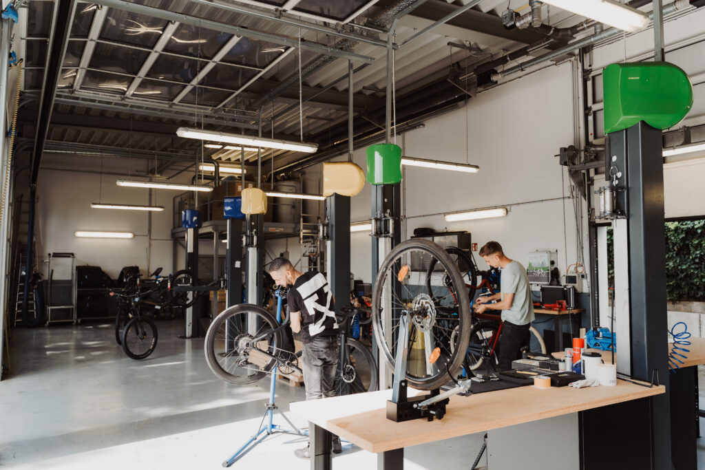Unsere Frankfurter Bike-Werkstatt ist für alle Radtypen top ausgerüstet.